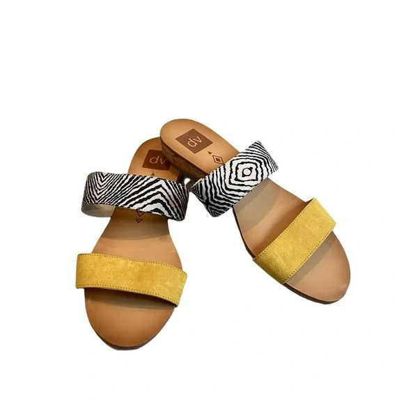 DV Bailey Slide Sandals - Picture 2 of 8